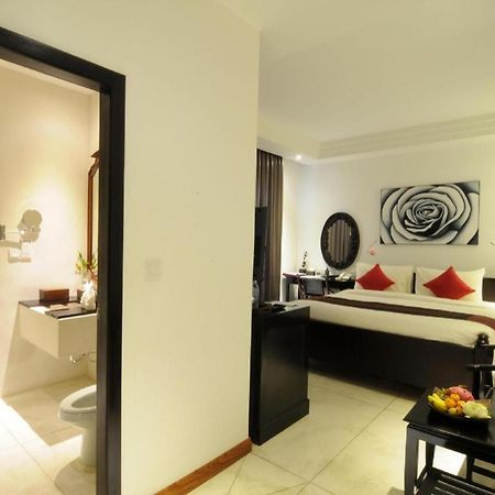 ลา โรส บูติก โฮเต็ล แอนด์ สปา Hotel พนมเปญ ภายนอก รูปภาพ