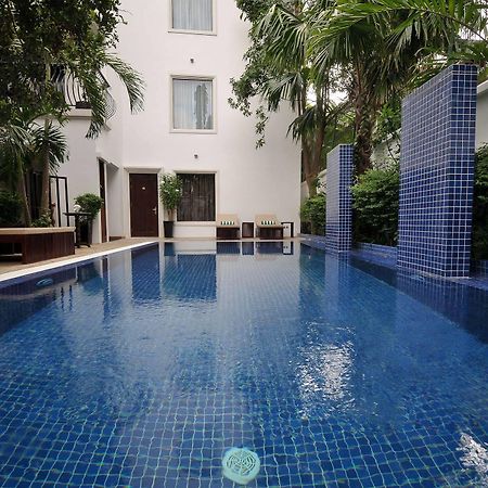 ลา โรส บูติก โฮเต็ล แอนด์ สปา Hotel พนมเปญ ภายนอก รูปภาพ