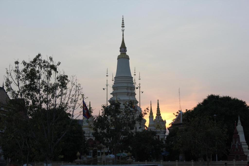 ลา โรส บูติก โฮเต็ล แอนด์ สปา Hotel พนมเปญ ภายนอก รูปภาพ