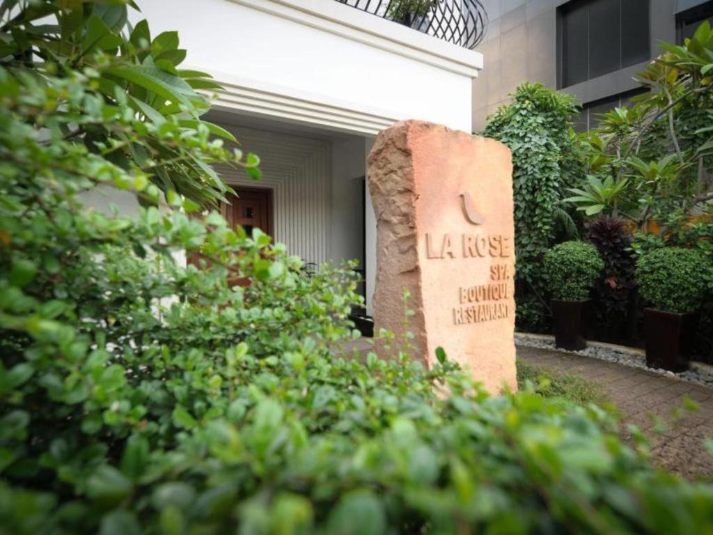 ลา โรส บูติก โฮเต็ล แอนด์ สปา Hotel พนมเปญ ภายนอก รูปภาพ