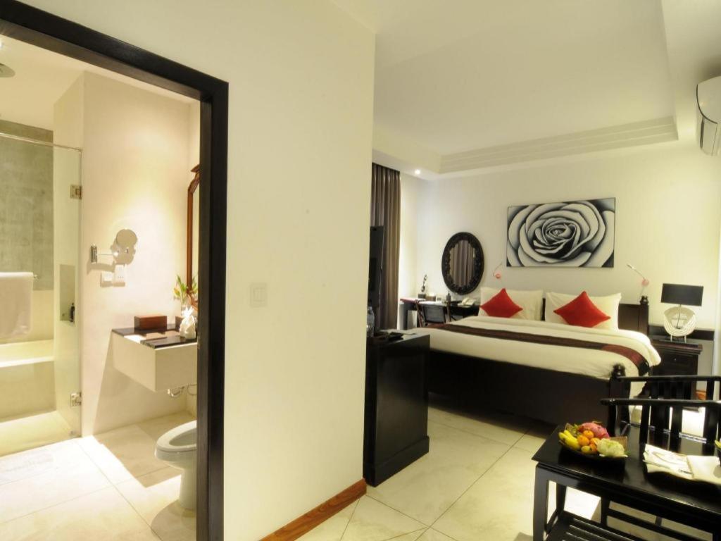 ลา โรส บูติก โฮเต็ล แอนด์ สปา Hotel พนมเปญ ภายนอก รูปภาพ