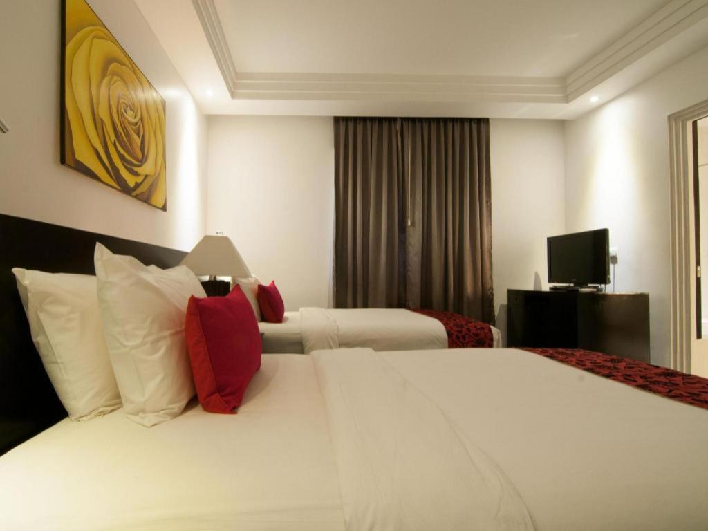 ลา โรส บูติก โฮเต็ล แอนด์ สปา Hotel พนมเปญ ภายนอก รูปภาพ