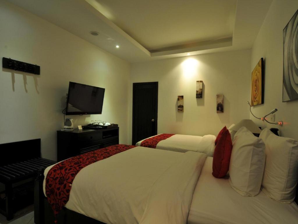 ลา โรส บูติก โฮเต็ล แอนด์ สปา Hotel พนมเปญ ภายนอก รูปภาพ