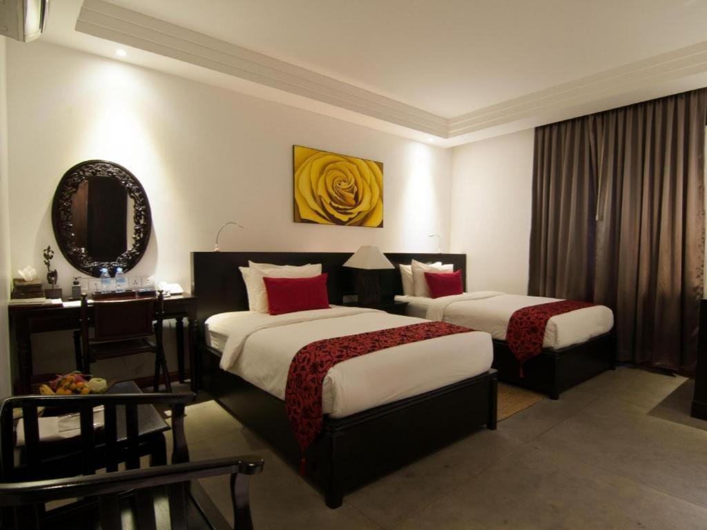 ลา โรส บูติก โฮเต็ล แอนด์ สปา Hotel พนมเปญ ภายนอก รูปภาพ