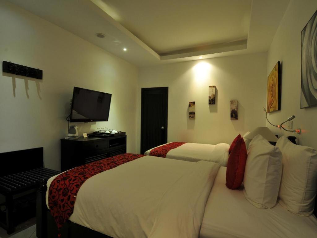 ลา โรส บูติก โฮเต็ล แอนด์ สปา Hotel พนมเปญ ภายนอก รูปภาพ