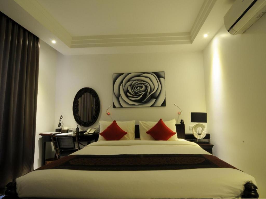 ลา โรส บูติก โฮเต็ล แอนด์ สปา Hotel พนมเปญ ภายนอก รูปภาพ