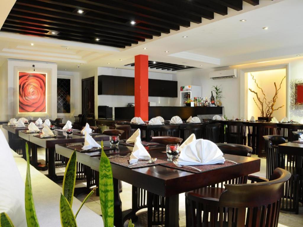 ลา โรส บูติก โฮเต็ล แอนด์ สปา Hotel พนมเปญ ภายนอก รูปภาพ